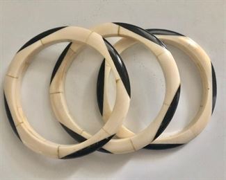 $40 Set of 3 multi sided black white bangles.  Size: 2.6"diam 
