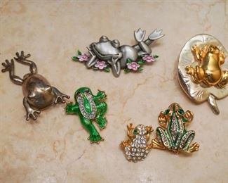 Ladies frog jewelry
