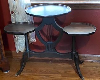 https://agesagoestatesales.square.site/product/lb5003-antique-duncan-phyfe-harp-lyre-base-three-top-table/8?cp=true&sa=true&sbp=false&q=false	LB5003 Antique Duncan Phyfe Harp / Lyre Base Three Top Table		BIN	650

