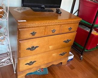 https://agesagoestatesales.square.site/product/lb5011-mid-century-chest-of-drawers-estate-sale-pickup/16?cp=true&sa=true&sbp=false&q=false	LB5011 Mid Century Chest of Drawers - Estate Sale Pickup		BIN	125
