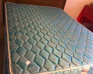 Double mattress and bedroom furniture 
