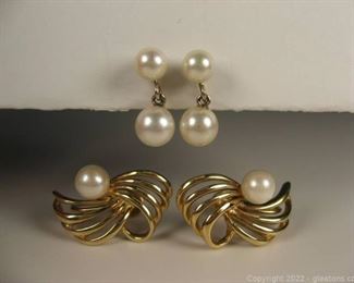 2 Pairs of 14kt Pearl Clip on Earrings