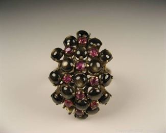 Beautiful 10kt Ruby and Star Sapphire Ring