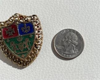 Vintage Gold Tone Green Red and Blue Enameled Heraldic Crest Shield Brooch Pin