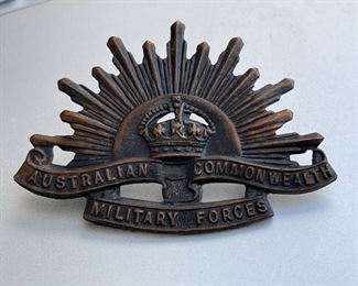 WWII Authentic Australian Commonwealth Military Forces Large Cap Badge Pin Bronze Tone