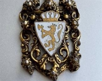 Lion Shield Crest Gold Tone Necklace Pendant White Crown Enamel