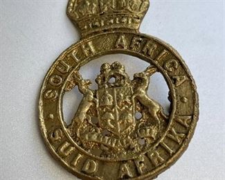South Africa SUID Afrika Insignia Cap Badge Gold Tone WWII