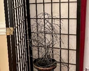 Japanese screen , vase 