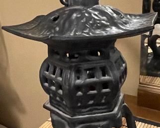 Oriental style lantern