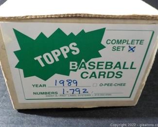 Box of 1989 Topps Baseball Cards