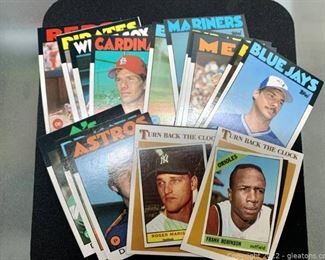 Vintage Set of 1986 Topps Baseball Cards