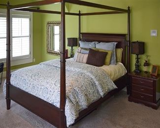 canopy bed