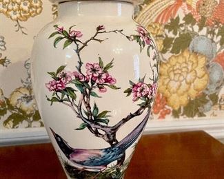 Decorative vase that can be drilled for a lamp