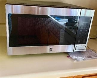fairly new microwave oven