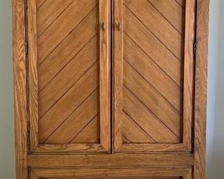 Vintage Thomasville Bedroom: Dresser w Mirror, 2 Nightstands, Armoire, King Headboard