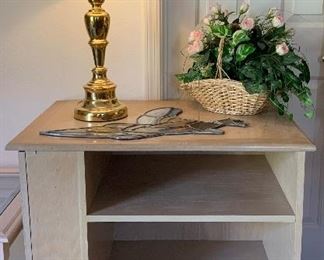 Swivel TV Stand/Bookcase