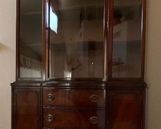Stunning Drexel Travis Court China Cabinet/Breakfront w Curved Glass Front