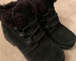 Women's Shoes Size 6
Bandolino, Aigner, Sperry, Donald J. Pliner,
Michale Kors, Salvatore Ferragamo, Franco Sarto,
Brighton, Cole Haan, Paul Gren, Stuart Weitzman