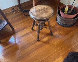 Piano stool