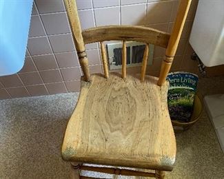 Nice antique kitchen Windsor chair