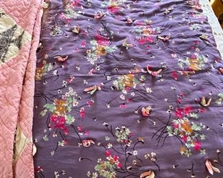 Pretty tie down quilt