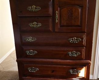 7 Drawer Dresser