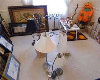 Plenty of lamps and Holiday decorations