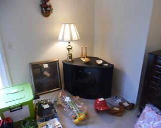 Corner cabinet with one of many lamps