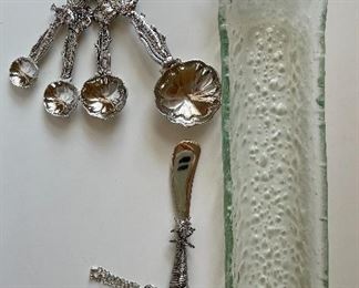 Item 78:  Glass Cracker Tray with Starfish Accent and Scallop Shell Spreader, Measuring Spoons with Sea Creatures:  $24