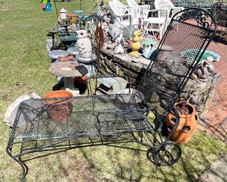 Item 174:  Lounge Chair (black) - 31.25"l x 43"w x 46.5"h: $125