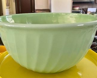 Item 364:  Vintage Fireking Jadeite Swirl Mixing Bowl: $38