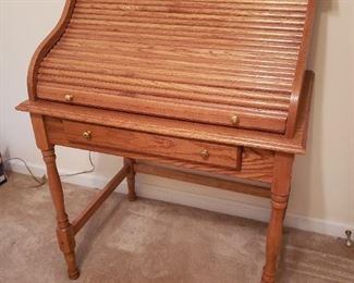 Roll top desk