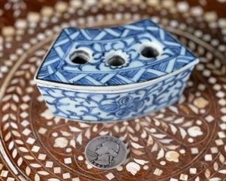 Chinese  Porcelain Brush Holder	1.5x3.75x2in	HxWxD
