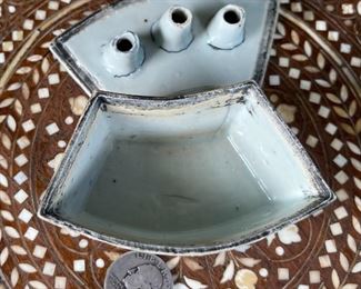 Chinese  Porcelain Brush Holder	1.5x3.75x2in	HxWxD
