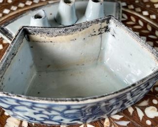 Chinese  Porcelain Brush Holder	1.5x3.75x2in	HxWxD
