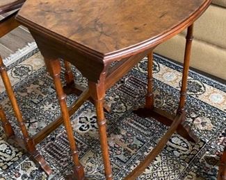 3pc Antique Burl Wood Nesting Tables Oval	24 x 22 x 15	HxWxD
