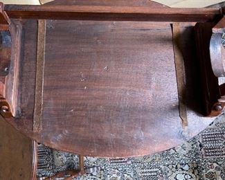 3pc Antique Burl Wood Nesting Tables Oval	24 x 22 x 15	HxWxD
