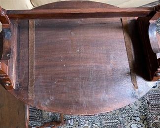 3pc Antique Burl Wood Nesting Tables Oval	24 x 22 x 15	HxWxD
