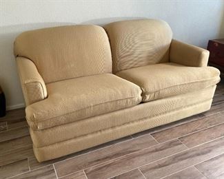 La-Z-Boy Sleeper Sofa	34x78x37in Mattress: 52x72in	
