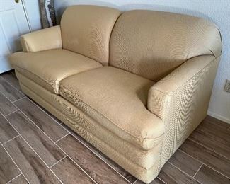 La-Z-Boy Sleeper Sofa	34x78x37in Mattress: 52x72in	
