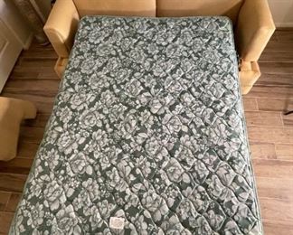 La-Z-Boy Sleeper Sofa	34x78x37in Mattress: 52x72in	
