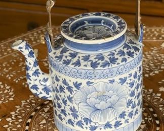Hand Painted Thailand Teapot Blue & White Flower	8 x 5x 7in	HxWxD
