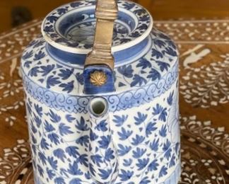 Hand Painted Thailand Teapot Blue & White Flower	8 x 5x 7in	HxWxD
