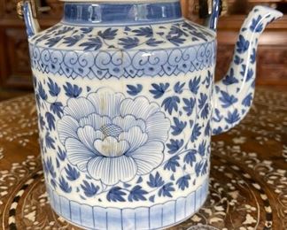 Hand Painted Thailand Teapot Blue & White Flower	8 x 5x 7in	HxWxD

