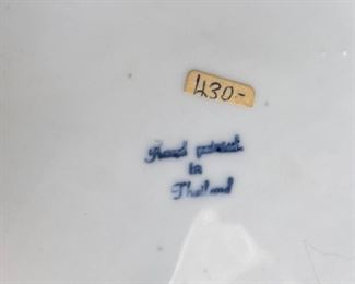 Hand Painted Thailand Teapot Blue & White Flower	8 x 5x 7in	HxWxD
