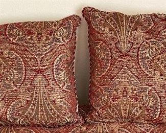 Queen Comforter & Pillows	Queen Size	
