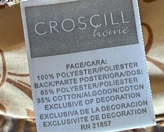 Queen Comforter & Pillows	Queen Size	
