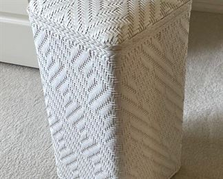 Hamper	24 x 11.5 x 11.5	HxWxD
