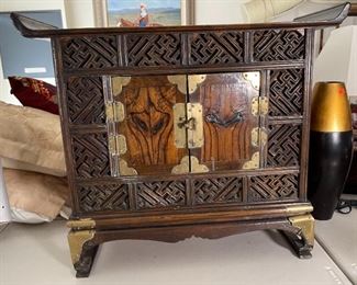 Chinese Card Wood desk top Chest	23 x 26 x 11in	HxWxD
