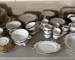 100+ pc Spode Chancellor Cobalt China Set	100+ pc	
